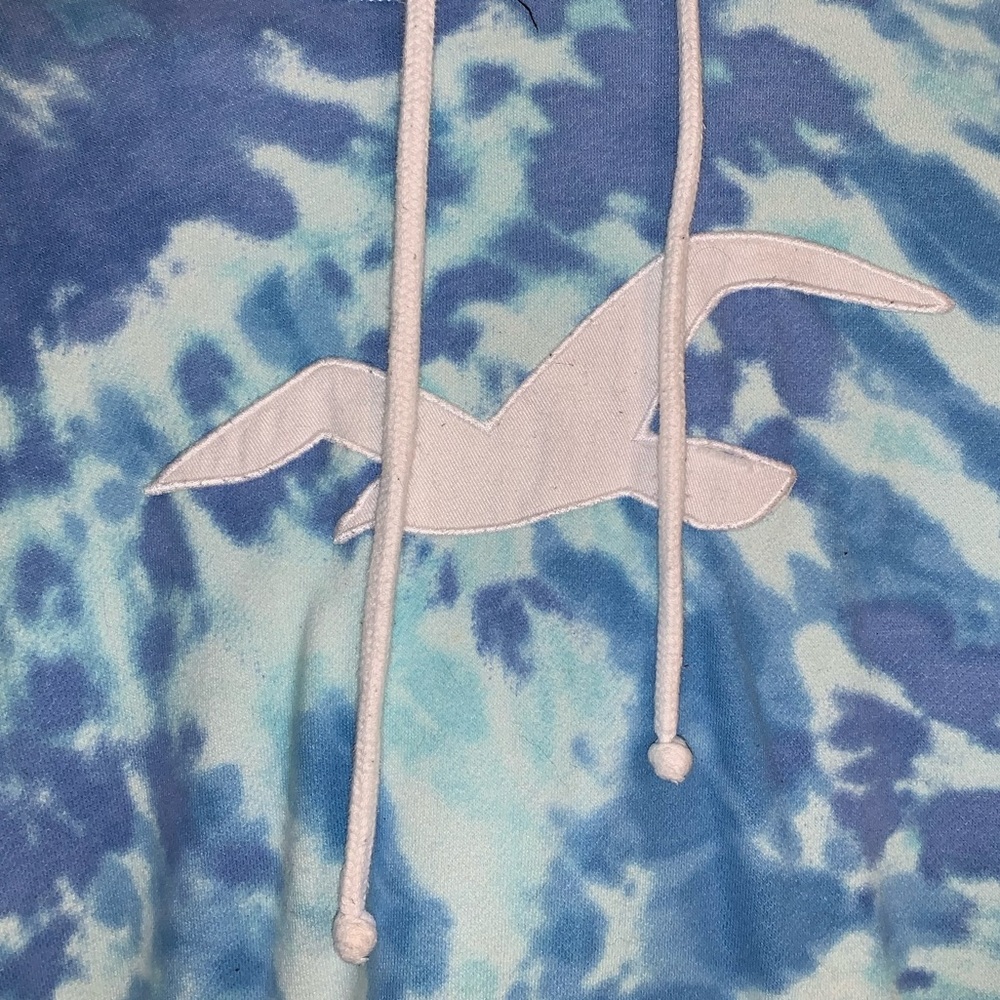 Hollister Blue and Aqua tie die sweat shirt